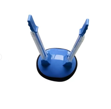 מחזיק שקיות כחול עם שני עמודים על רקע לבן