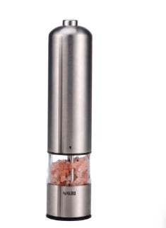 מטחנת מלח על רקע לבן